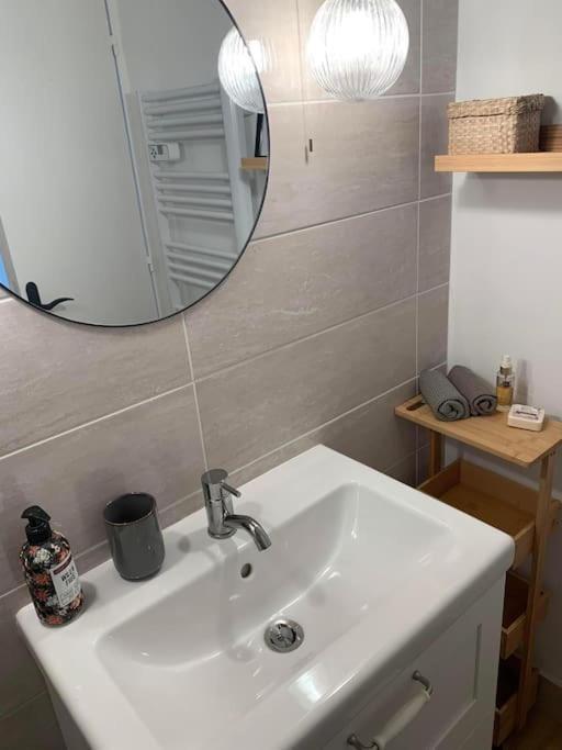 Appartement T2 - 50m De La - Parking - Wifi Courseulles-sur-Mer