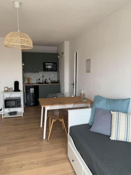 Apartment T2 - 50m De La - Parking - Wifi Courseulles-sur-Mer